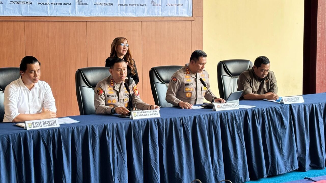 Kabidhumas Polda Metro Jaya Kombes Pol Budi Hermanto dalam rilis perkara Percetakan Mau Print di Polres Metro Jakarta Pusat, Jumat, 26 Juni 2026.