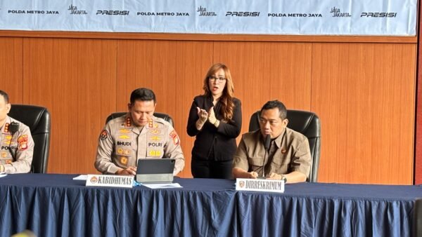 Kabidhumas Polda Metro Jaya Kombes Pol Budi Hermanto dalam rilis perkara Percetakan Mau Print di Polres Metro Jakarta Pusat, Jumat, 26 Juni 2026.
