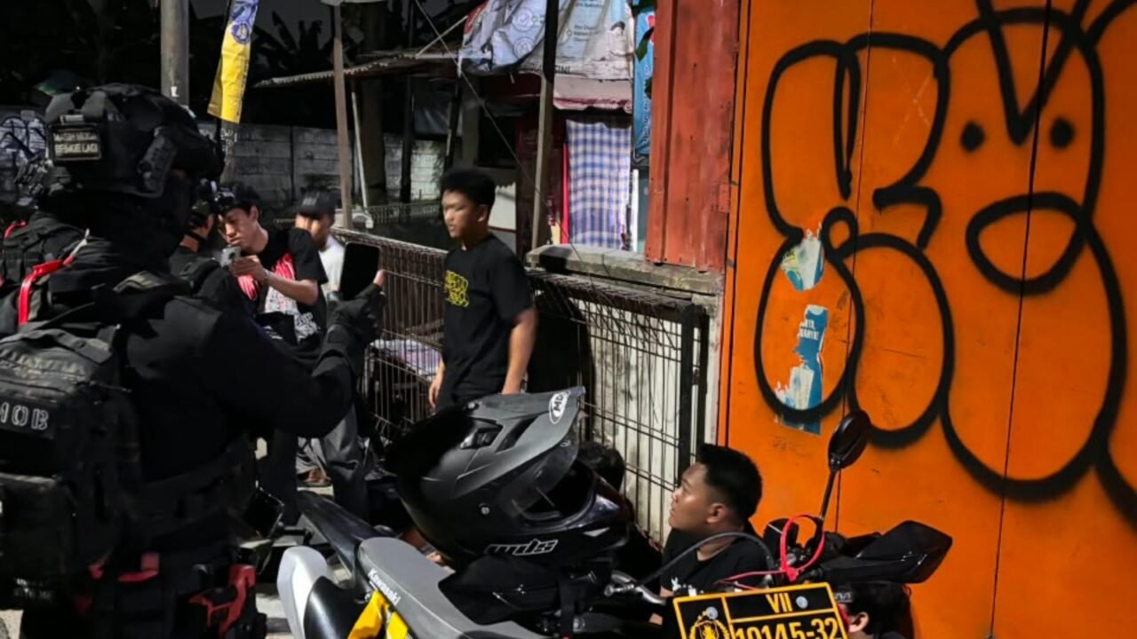 Brimob Polda Metro Jaya Bubarkan Pemuda Hendak Vandalisme di Kebon Pala Jaktim