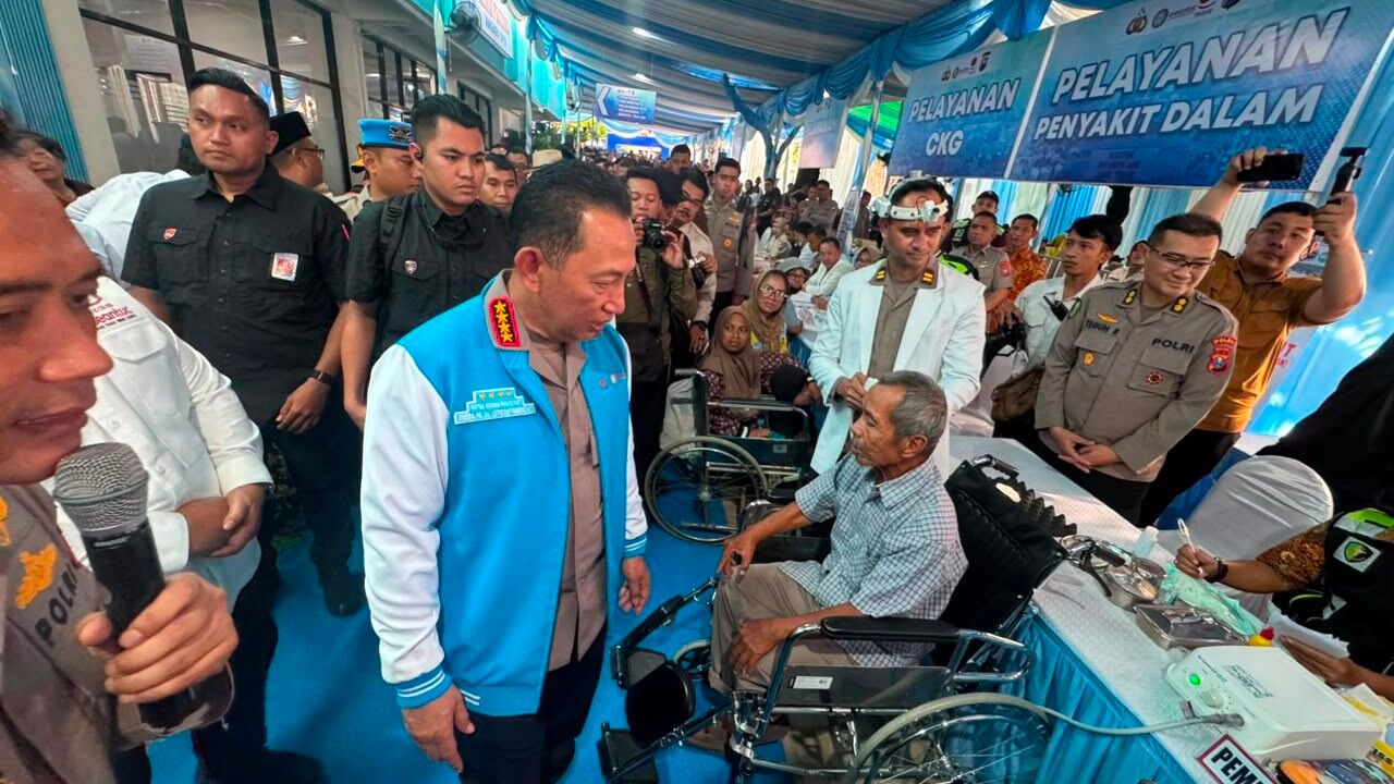 Kapolri Tinjau Baktikes Di Gedung Kspsi Jatim, Layanan Kesehatan Dihadirkan Untuk Pekerja Dan Masyarakat