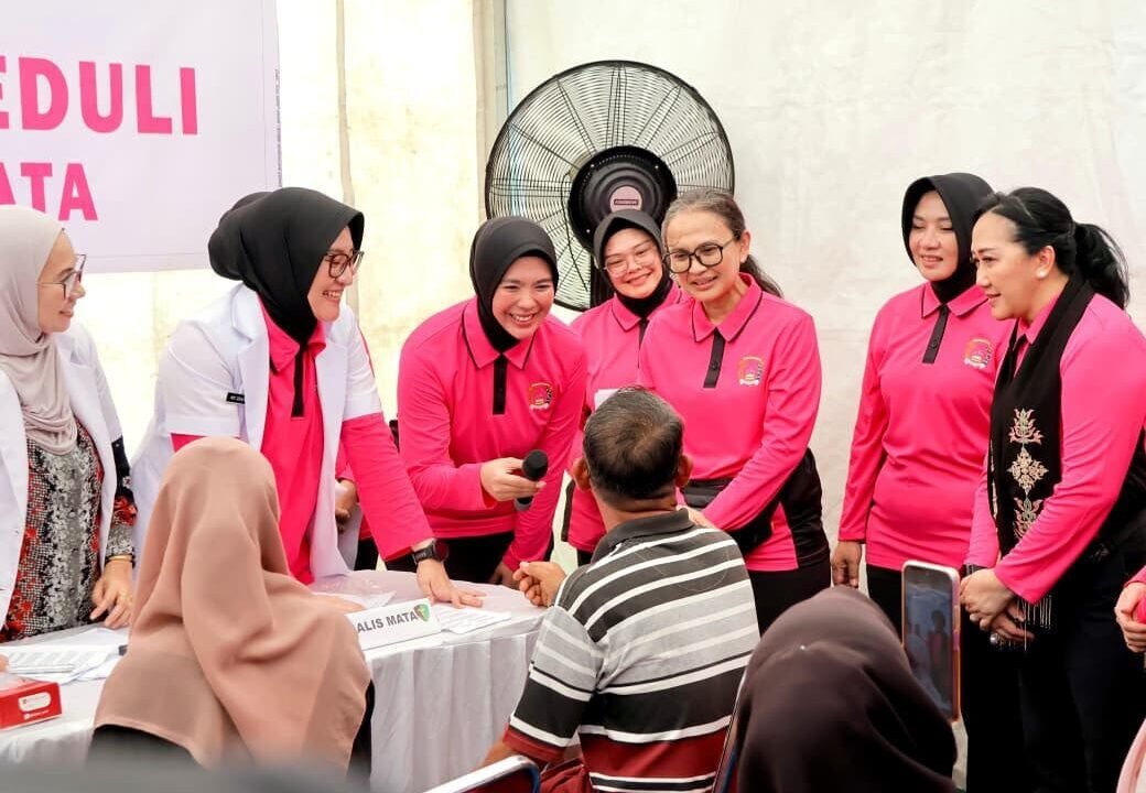 Bhayangkari Turunkan 74 Nakes dalam Bakkes di Aceh Tamiang, Sediakan Cek Lab hingga Operasi Katarak Gratis