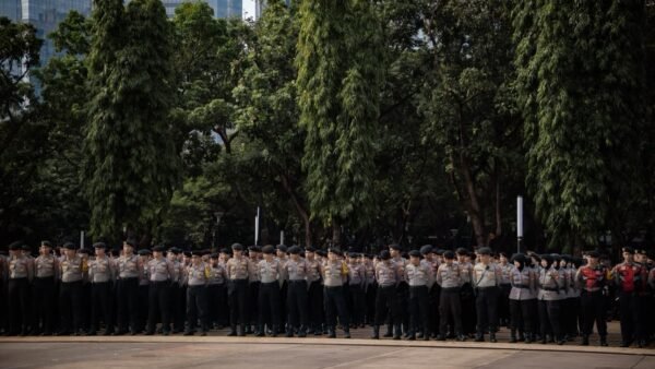 Polda Metro Jaya Kedepankan Pelayanan Humanis dalam Penyampaian Pendapat Buruh di DPR/MPR RI