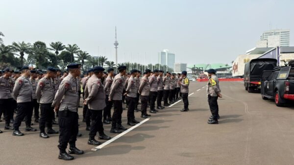 Brimob Polda Metro Jaya Siaga Amankan Unras di Monas, DPR/MPR, dan HI