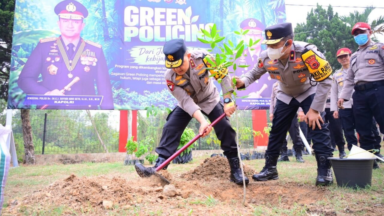 Kapolda Jambi Pimpin Penanaman Pohon di SPN, Wujudkan Komitmen Green Policing dan Pelestarian Lingkungan